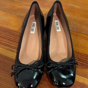 NWOT Bibilou Black Patent Ballet Loafers With Small Stacked Heel Size 36